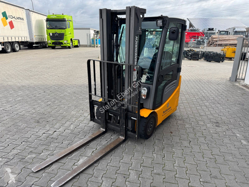 رافعة شوكية Jungheinrich EFG 215 / Triplex:...