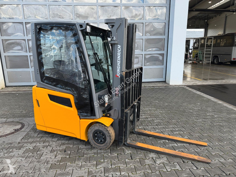 رافعة شوكية Jungheinrich EFG 215 / Triplex:...