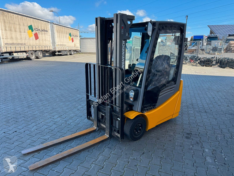 رافعة شوكية Jungheinrich EFG 215 / Triplex:...