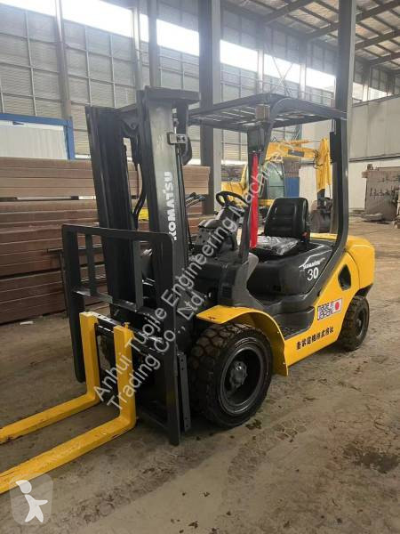 رافعة شوكية Komatsu 3-Ton