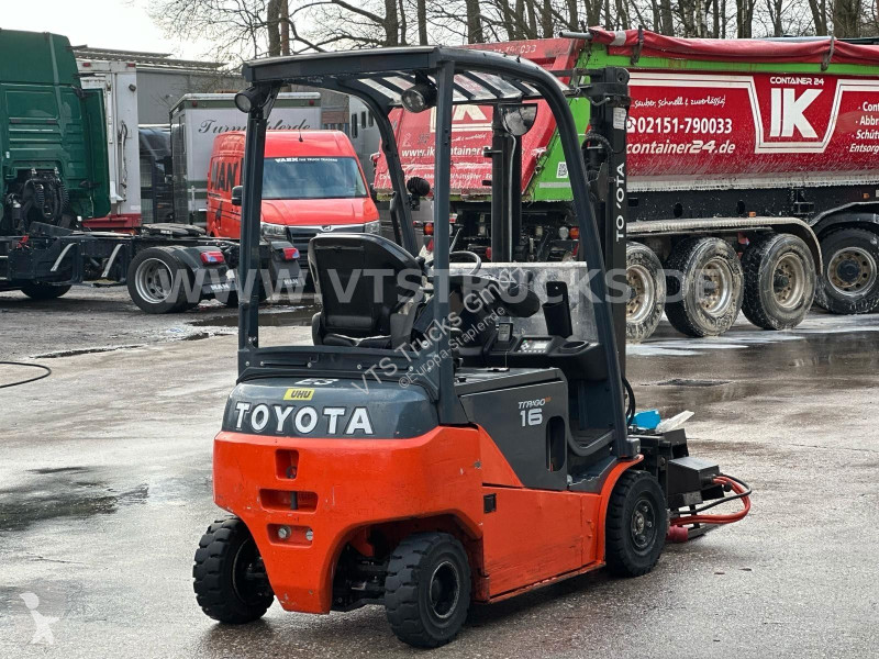 Vysokozdvižný vozík Toyota 16 T 48V Elektro...
