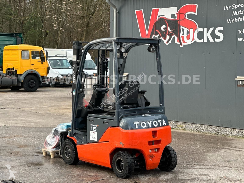 Teleskopický manipulátor Toyota 16 T 48V...