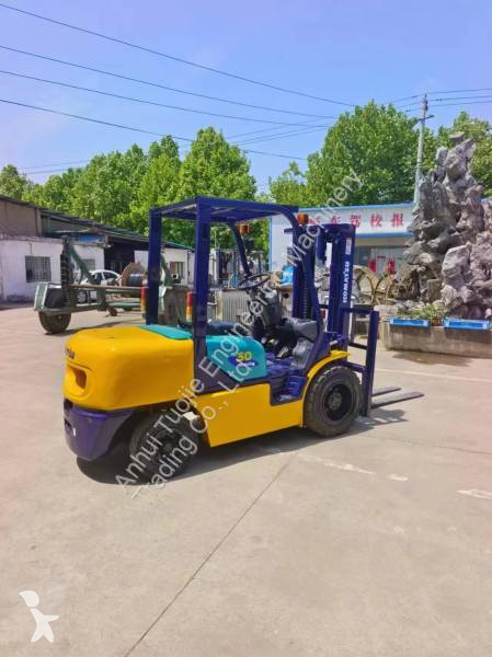 Teleskopický manipulátor Komatsu 3-Ton