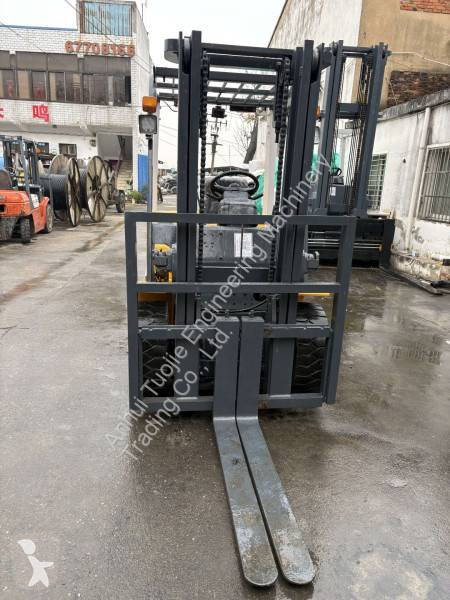Vysokozdvižný vozík TCM 3-Ton