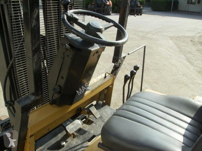 رافعة شوكية Caterpillar EP15T