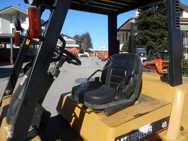 رافعة شوكية Caterpillar DP40KL