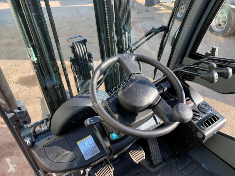 Vysokozdvižný vozík Toyota 02-8FDF18