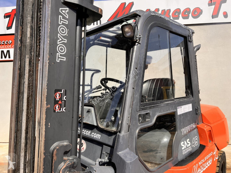 رافعة شوكية Toyota 7FD 40