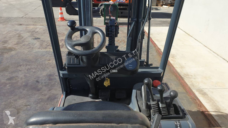 رافعة شوكية Linde E14
