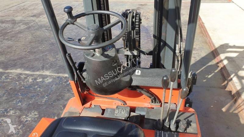 Vysokozdvižný vozík Linde E15