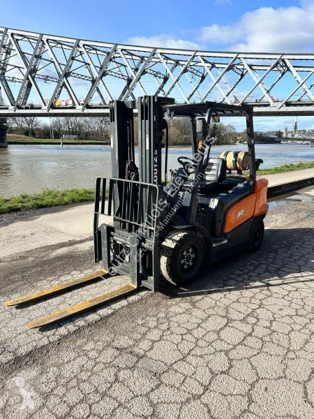 رافعة شوكية Doosan G30NXP