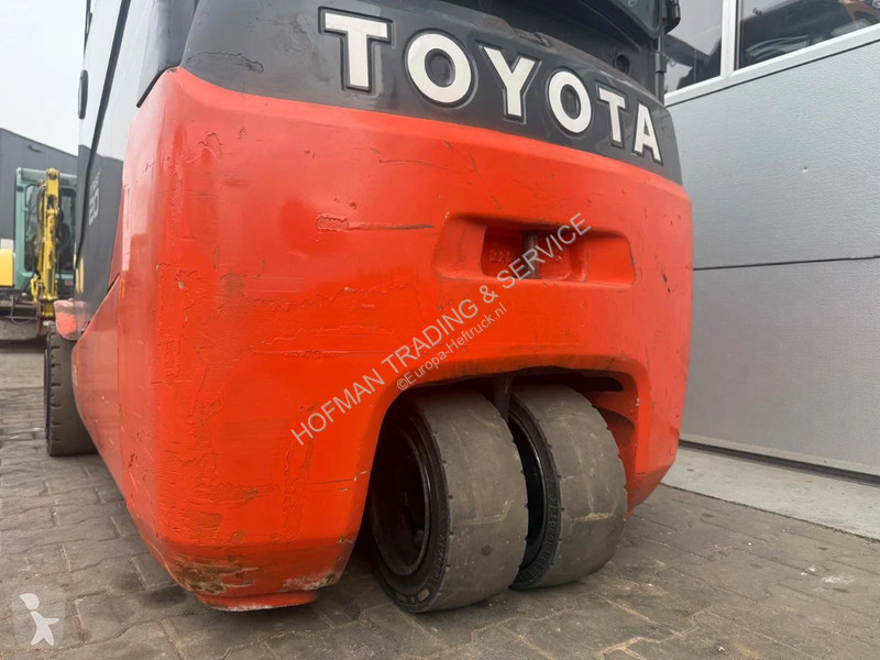 رافعة شوكية Toyota
