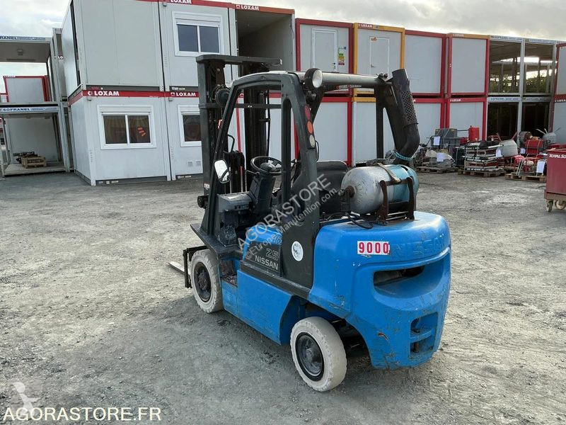 رافعة شوكية Nissan UD02A25PQ - 3F550