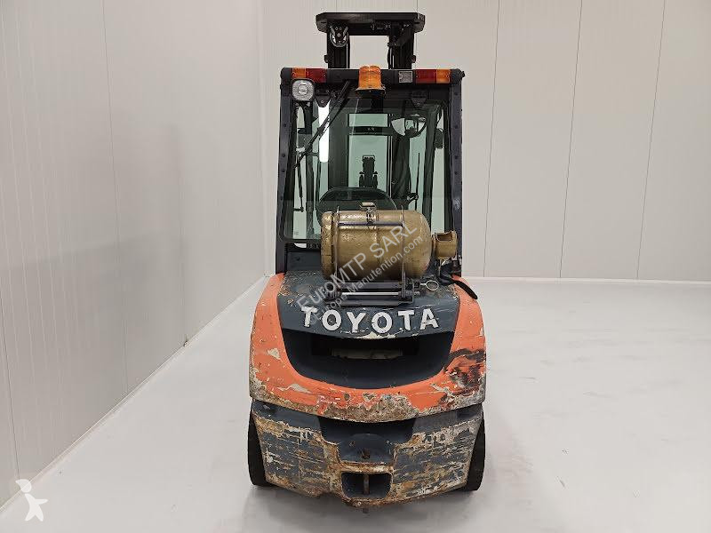 رافعة شوكية Toyota  02-8FGF30