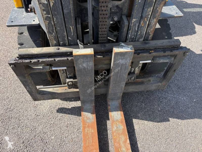 رافعة شوكية Hyster
