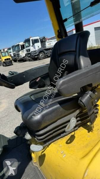 رافعة شوكية Hyster