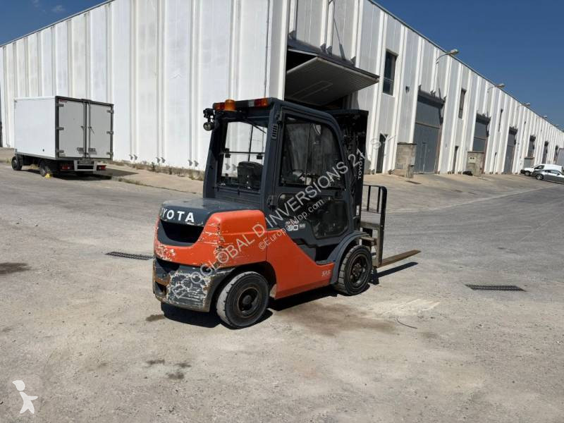 رافعة شوكية Toyota 02-8FDF30