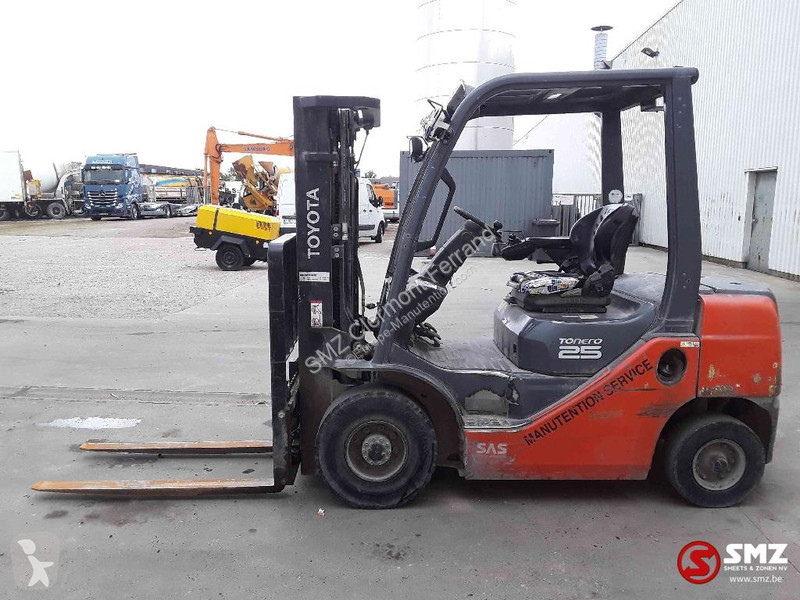 رافعة شوكية Toyota Tonero 25 5300H