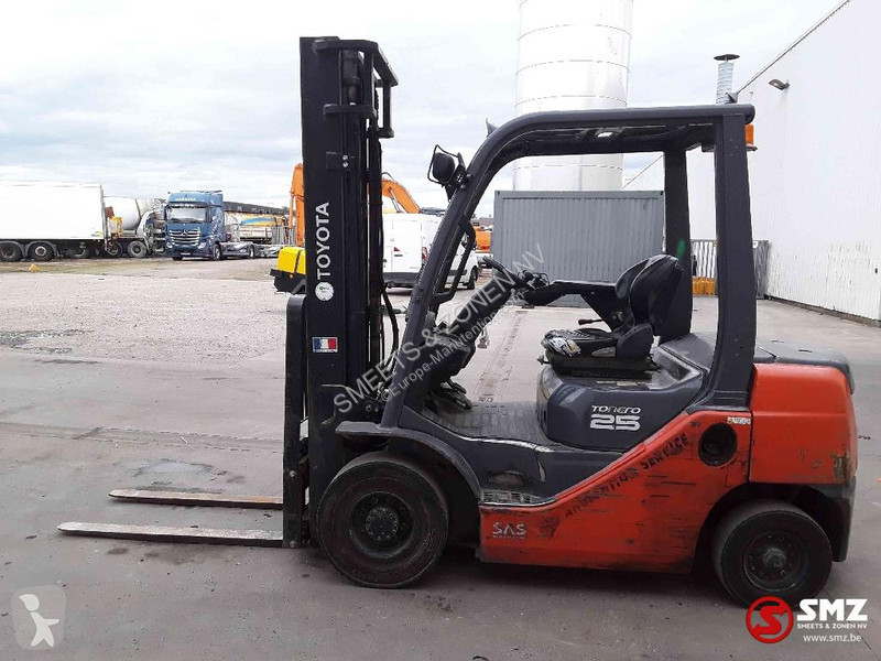 رافعة شوكية Toyota 25 02-8FDF25 6800 H
