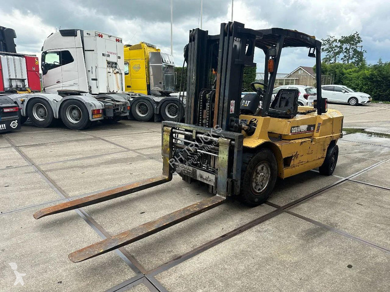 رافعة شوكية Caterpillar DP50 + VORKVERSTELLERS...