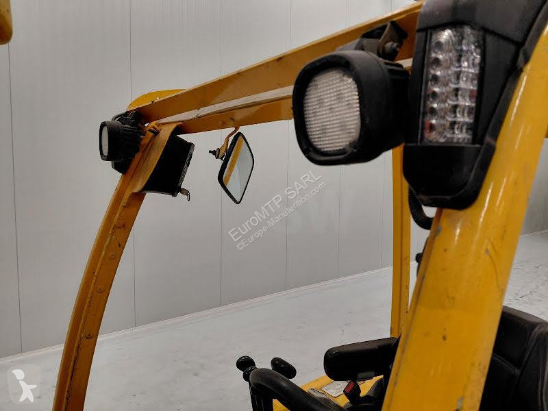 رافعة شوكية Hyster