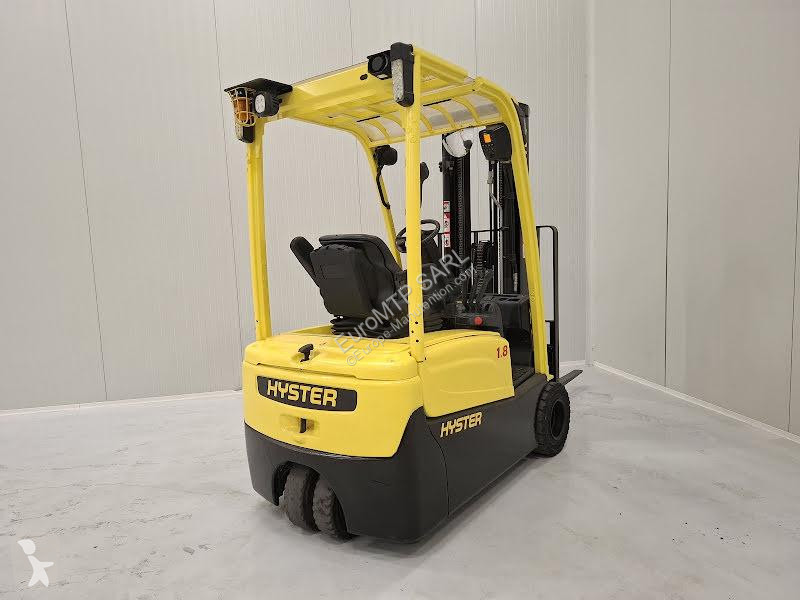 رافعة شوكية Hyster
