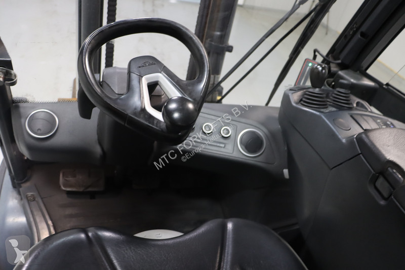 Teleskopický manipulátor Linde D-01