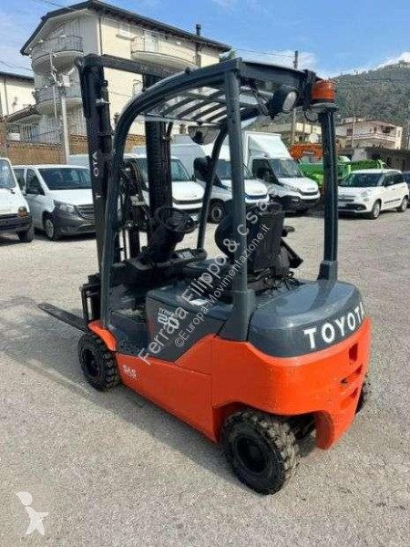 رافعة شوكية Toyota