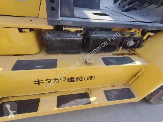 رافعة شوكية ثقيلة Komatsu