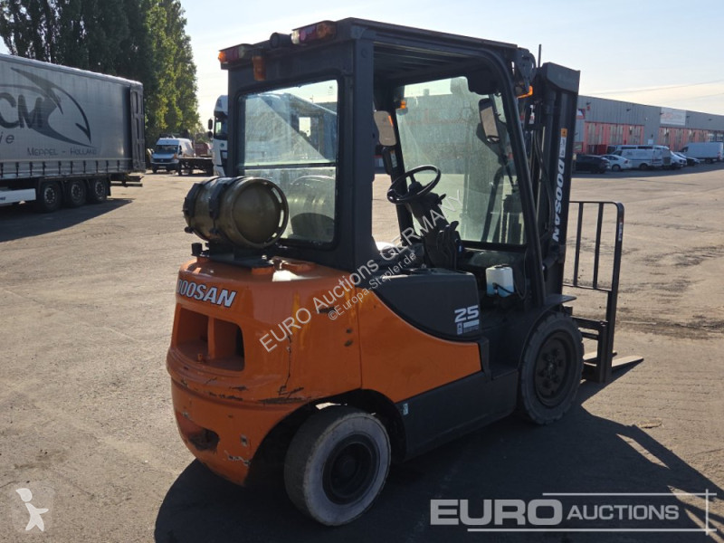 Carretilla elevadora Doosan 5