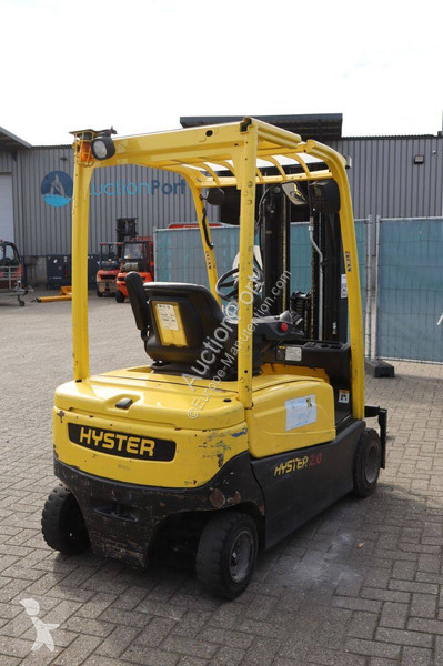 رافعة شوكية Hyster