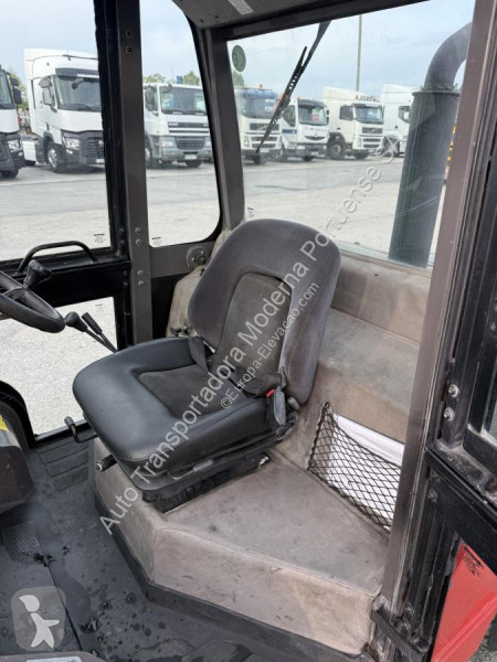رافعة شوكية Manitou