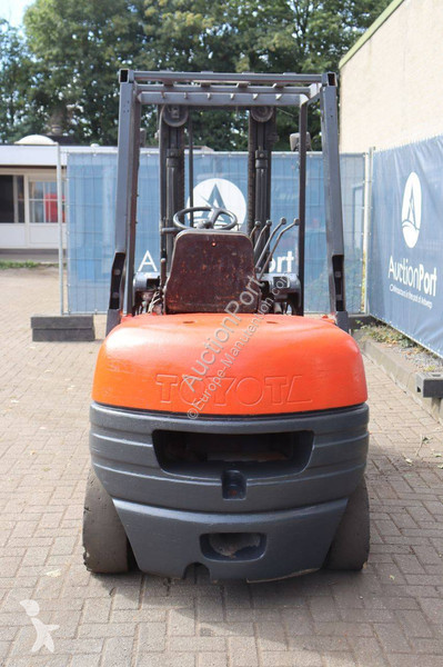 Vysokozdvižný vozík Toyota 02 6FDF 30