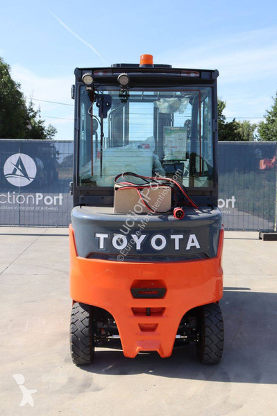 Vysokozdvižný vozík Toyota 9FBM30T