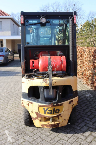 Teleskopický manipulátor Yale