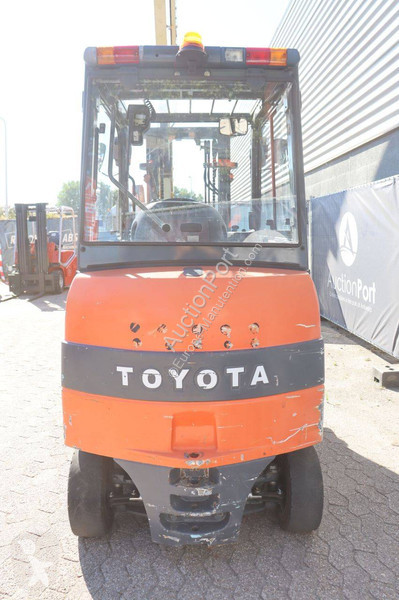 Carretilla elevadora Toyota 30