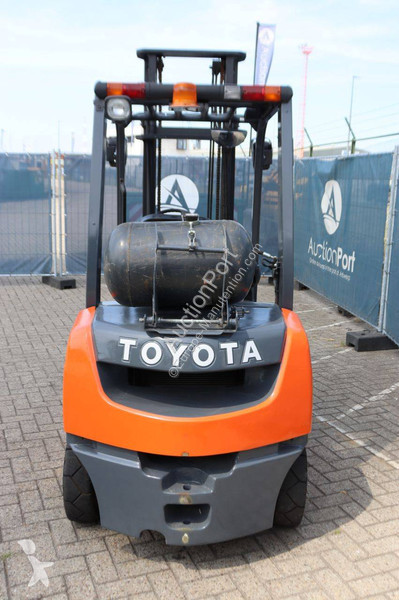 Carretilla elevadora Toyota 02-2FG25