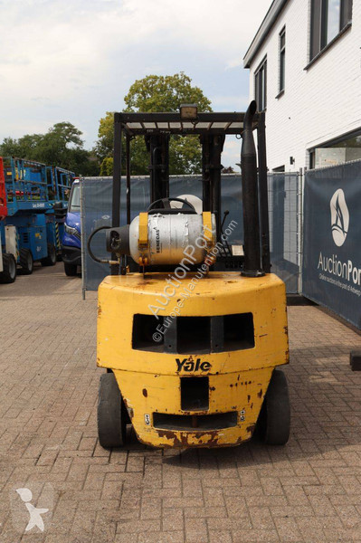 Навантажувач вилковий Yale GLP25-E2185