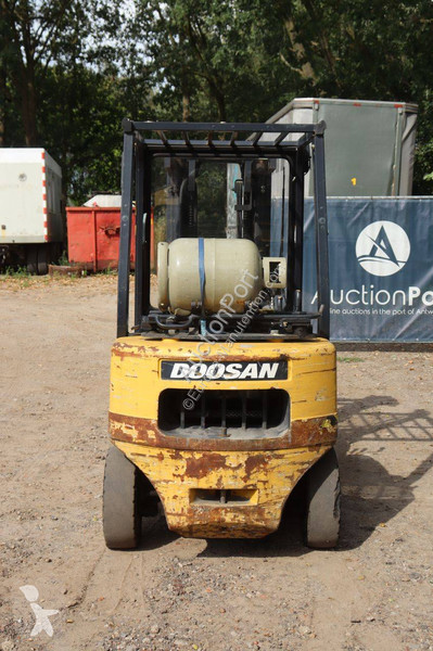 Навантажувач вилковий Daewoo G25P