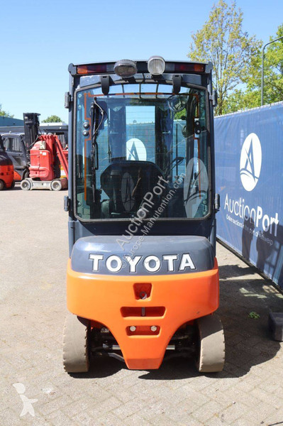 Carretilla elevadora Toyota 8FBM16T