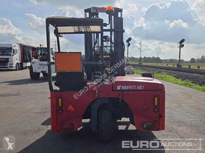 Chariot élévateur Moffett M4 25.3