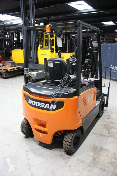 Chariot élévateur Doosan B25x-7plus