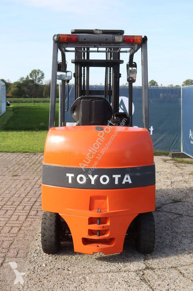 Wózek podnośnikowy Toyota