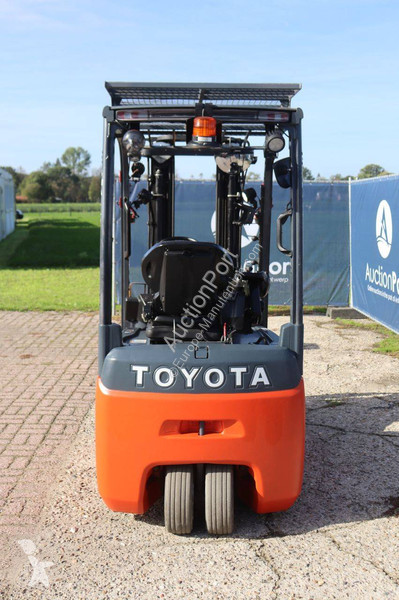Wózek podnośnikowy Toyota 8FBE18T