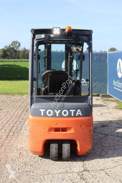 Wózek podnośnikowy Toyota