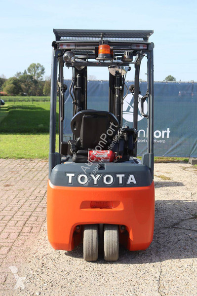 Wózek podnośnikowy Toyota 8FBE18T