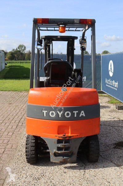 Wózek podnośnikowy Toyota
