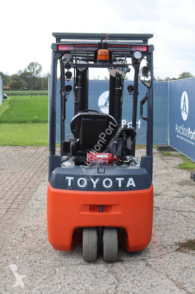 Wózek podnośnikowy Toyota 8FBE18T
