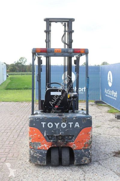 Wózek podnośnikowy Toyota