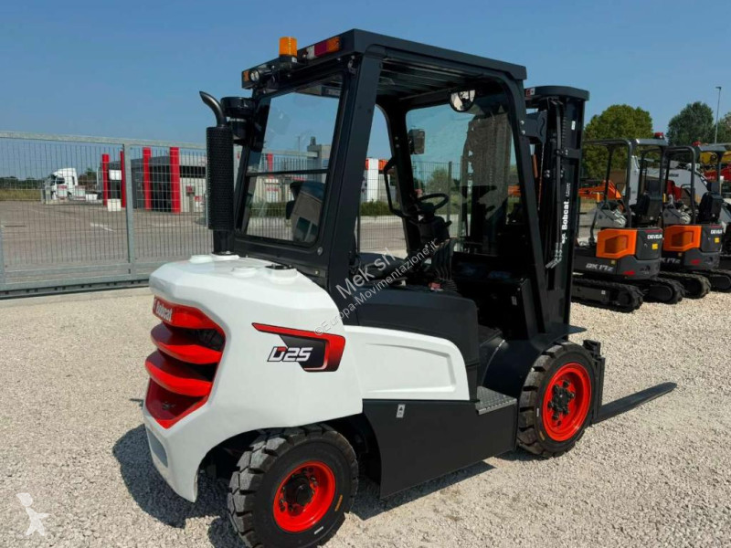 رافعة شوكية Bobcat D25NXP NUOVO